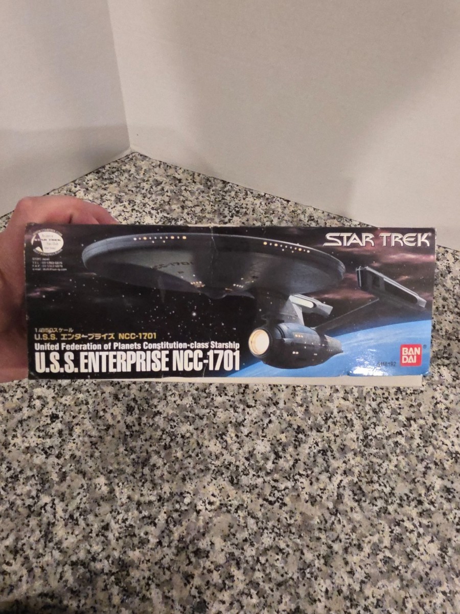 U.S.S. Enterprise NCC-1701 1:850 STAR TREK Bandai Model Kit NEW