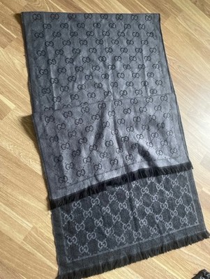 Authentic with no tags Gucci GG Jacquard Wool Scarf Unisex contact me before buy