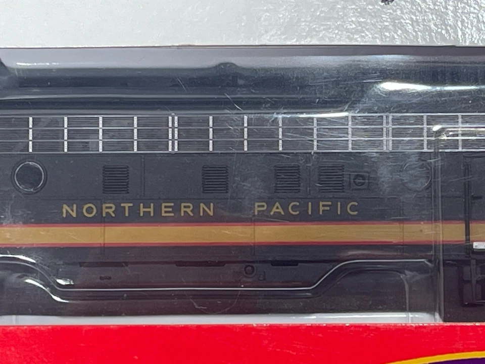 Intermountain Railway NOS Regal Line EMD F-7A Phase 1 HO  Northern Pacific NIB - Image 4 of 4