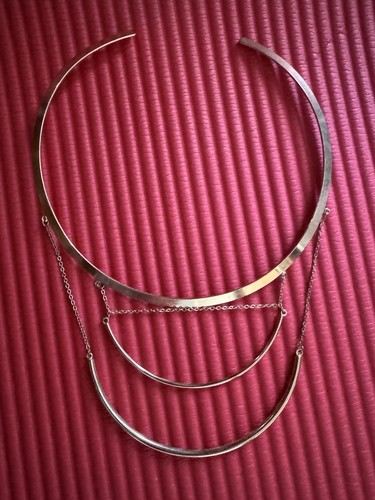 Gold Layered Collar Necklace Metal Double Chain Detail Modern No Stone Fashion