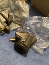 1959-62 Chrysler Imperial Front Brake Cylinders Nos Replacements 1959-62 Chrysler Imperial Front Brake Cylinders Nos Replacements