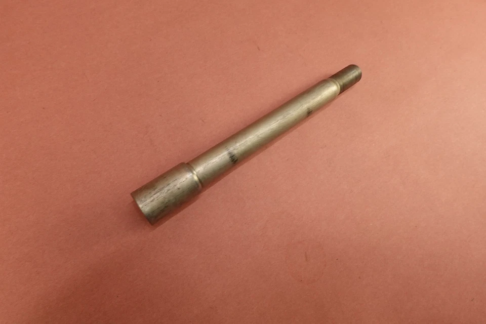 2014 11-17 Triumph SPEEDMASTER Front Axle Pivot Bolt Wheel Rim - Image 3 of 4