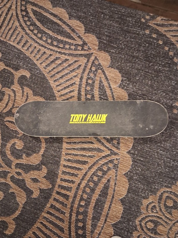 Tony Hawk Signature Series Skateboard Complete with Trucks 