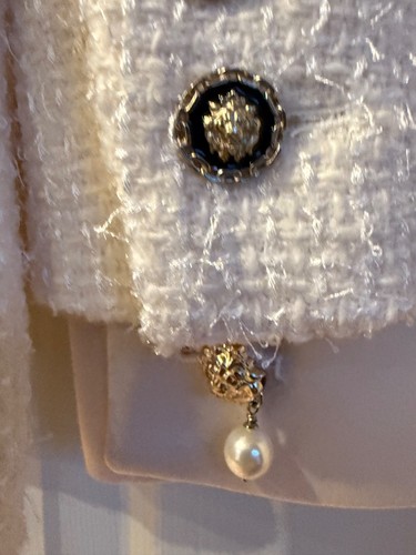 Chanel PRE-FALL 20A NEW TAGS BLACK ECRU JACKET CC BUTTONS CUFFS PEARLS FR40-38 - Picture 18 of 24