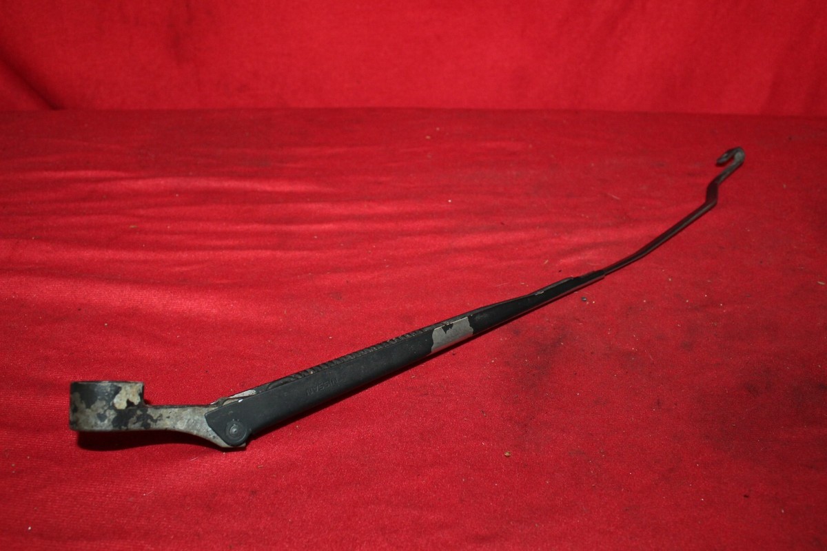 1986-1989 Nissan 300ZX Z31 Front Windshield Wiper Arm Passenger RH