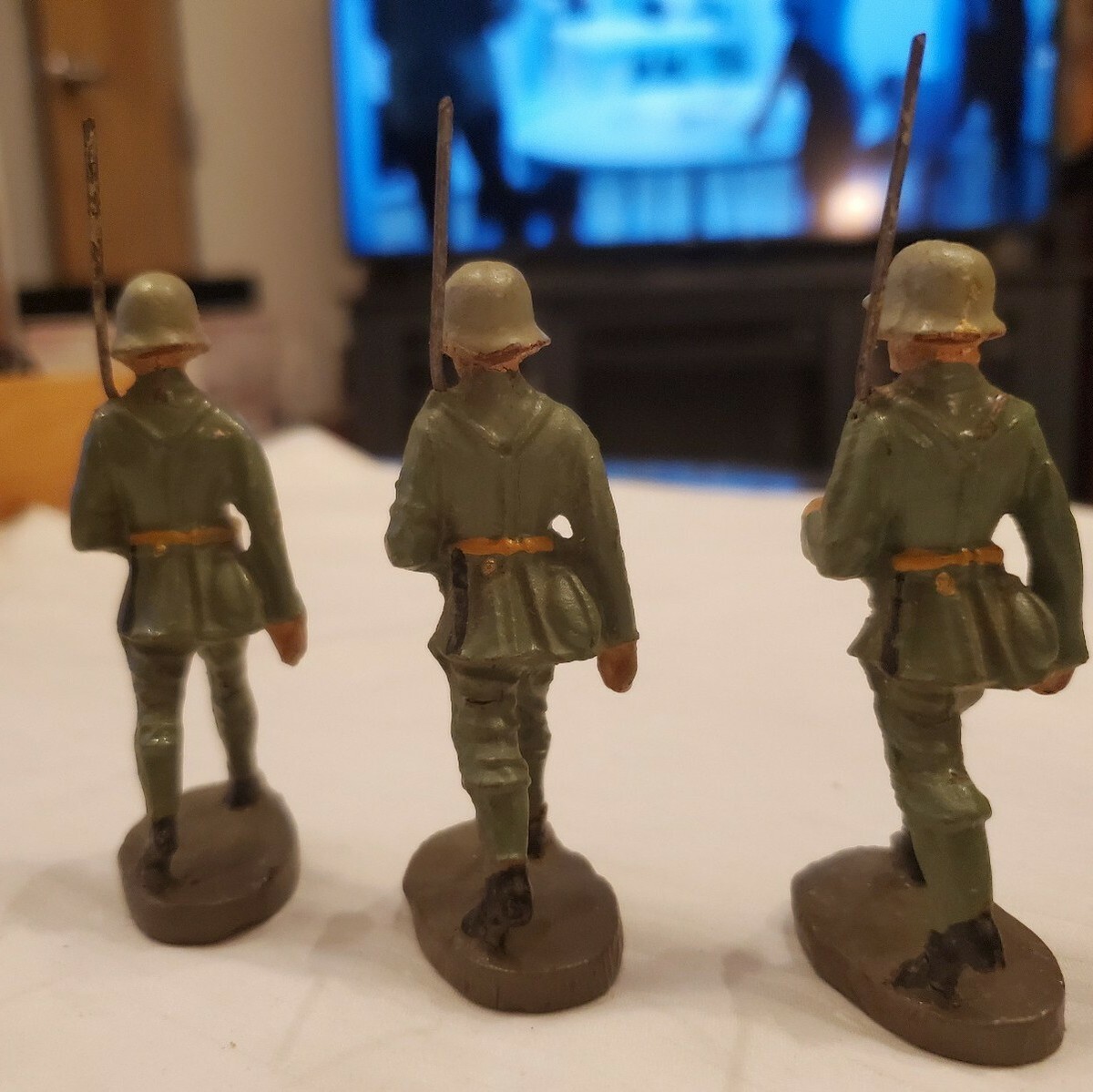 soldats anciens 9 piéces en composition durso elastolin