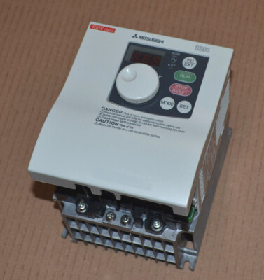 MITSUBISHI SERVO S500 FR-S540E-0. 75K-EC Frequenzumrichter 0,75kW  D64L5F041