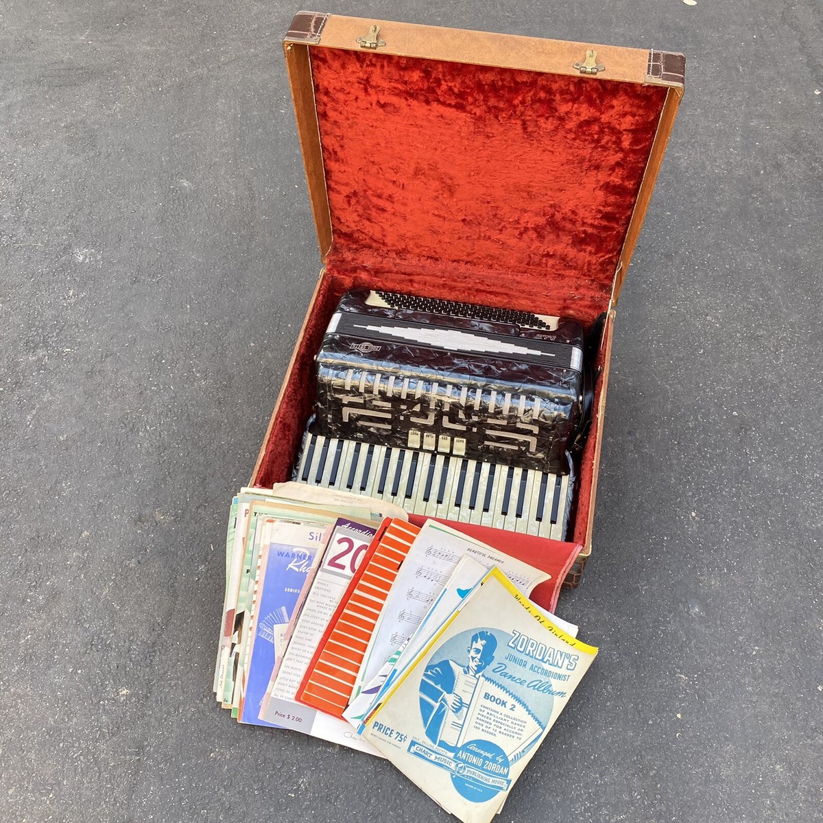 Zero Sette Deluxe Vintage Accordion Made In Italy Complete W/ Case