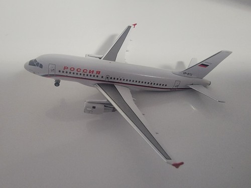 400 Aviation Poccnr Airbus A319 Russia State Transport Company 1:400 - Picture 9 of 12