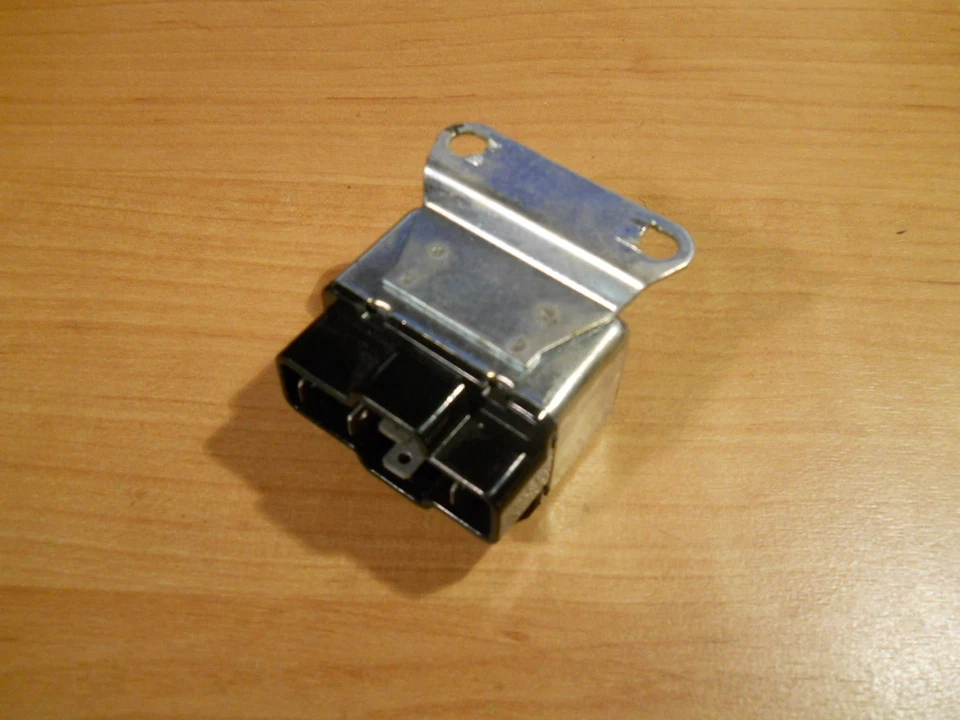 Chevrolet Buick Pontiac 1977 soplador motor relé Riviera Acadian (Canadá) Foto 2 de 2