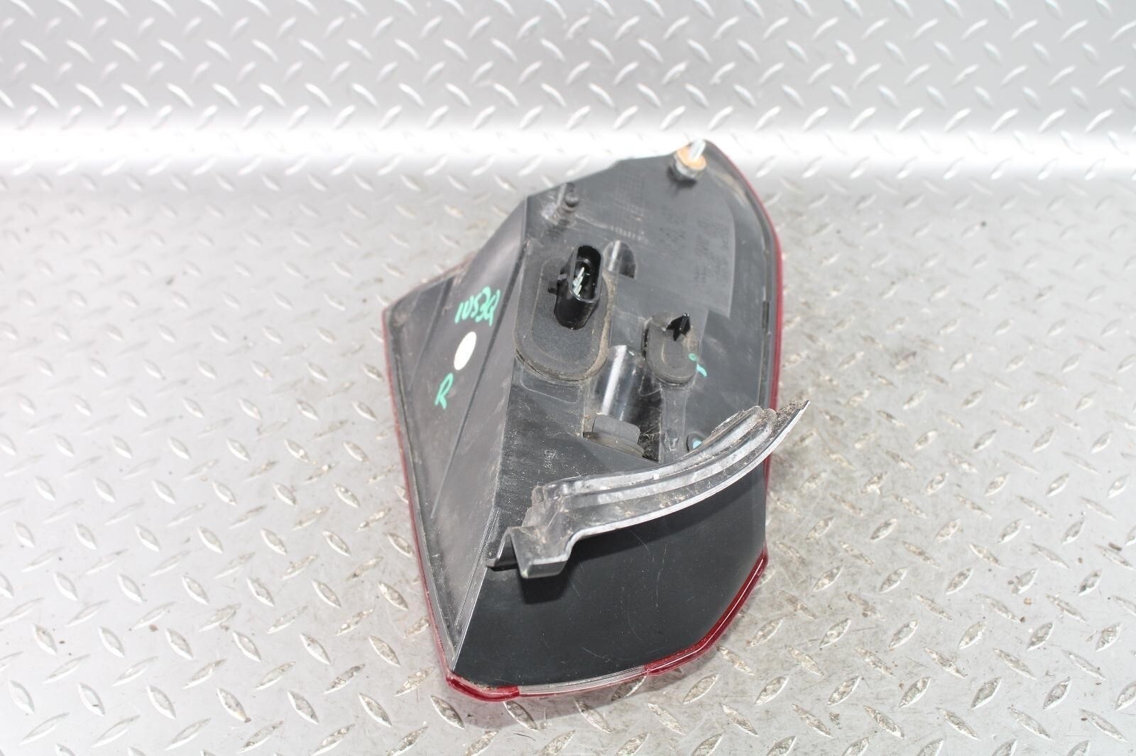 14-19 Ghibli Quarter Panel *DMG* Passenger Right Taillight Tail Light Lamp Lens