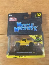 Muscle Machines 1993 Chevrolet 454 SS Pickup Truck Yellow 1/64