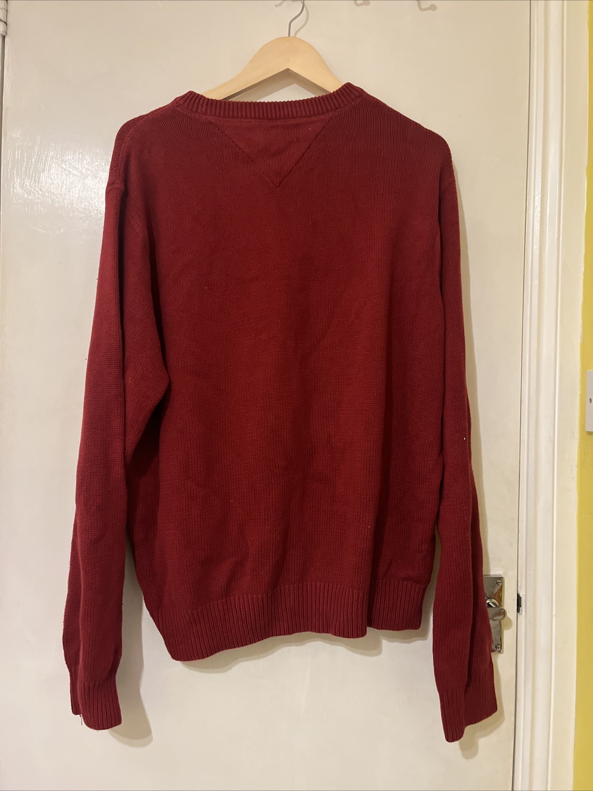 Tommy Hilfiger Red Cotton Crew Neck L Pullover - Versatile & Classic Menswear image 4