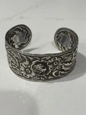 Vintage S Kirk & Son Sterling Silver Bracelet Repousse 1 1/4" Wide 41 Grams