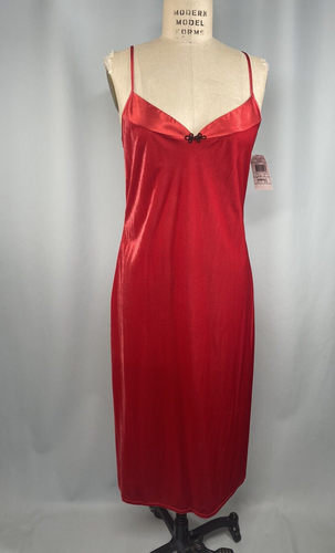Vintage Nightgown SIZE MEDIUM RED VELVET Valentine 90s Y2K CALIFORNIA DYNASTY