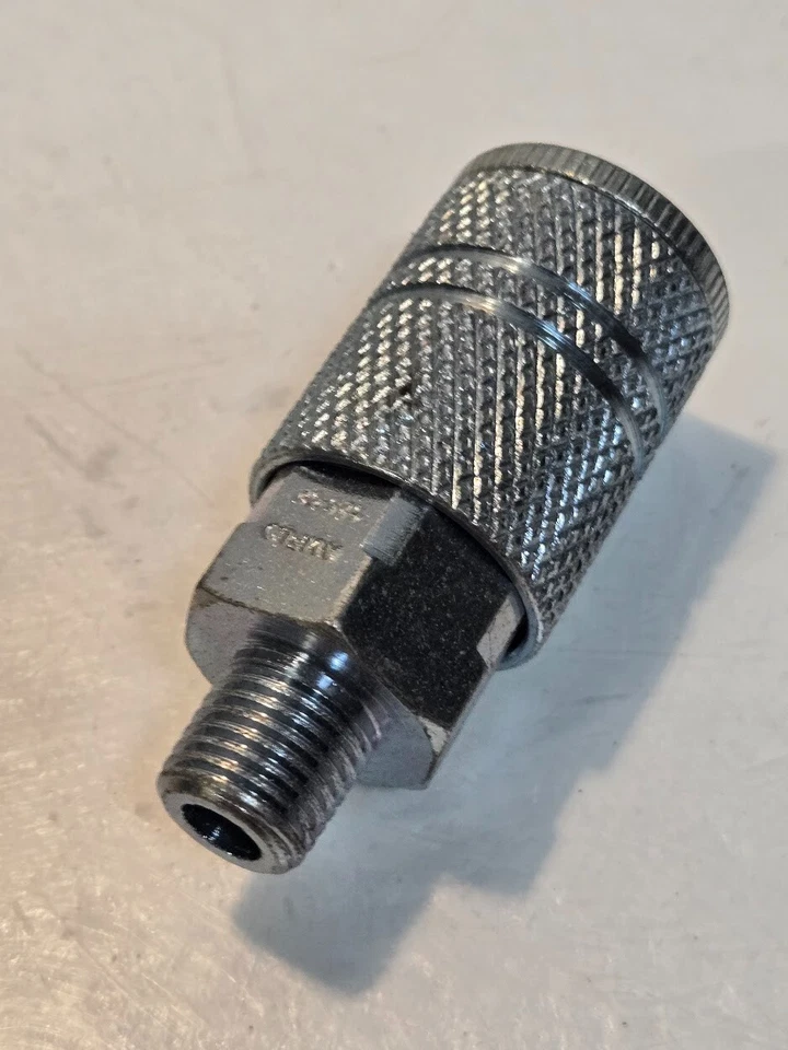 13 Quantity of Amflo C25-02 3/8" Quick Connect Couplers 1/4" NPT (13 Quantity) - Image 4 of 4