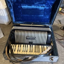 RARE-MINT CONDITION ~ Wurlitzer Black Antique Accordion & Case