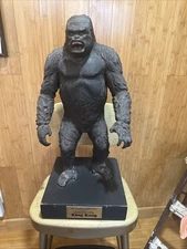 VINTAGE RARE 1976 " KING KONG " STATUE PROMOTIONAL BY PARAMOUNT PICTURES  Movie