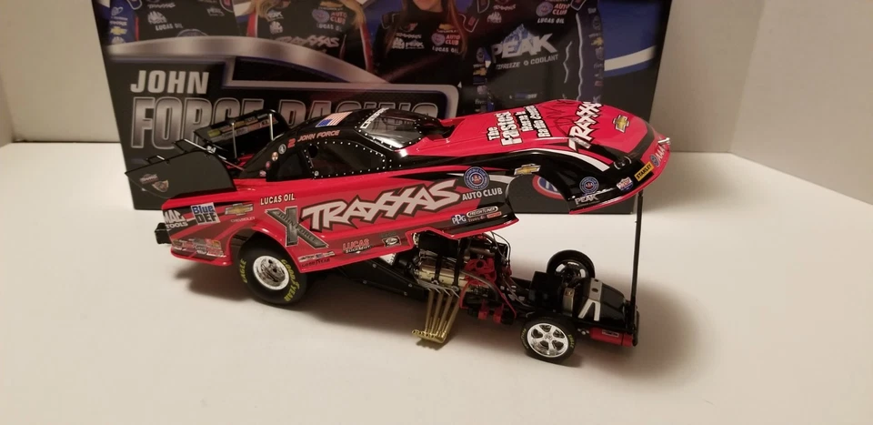 John Force "Autografiado" 2015 TRAXXAS Chevrolet Funny Car 1/24 por Lionel Racing Foto 4 de 4