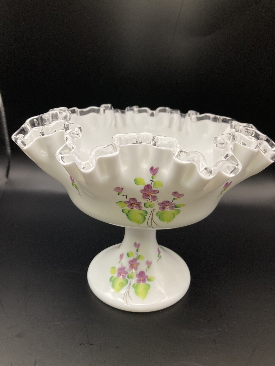 フェントン　アンティークガラス　小物入れ　Fenton silver crest Vintage Fenton Silver Crest Pedestal Milk Glass Bowl Hand