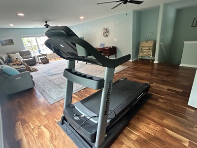 Nordic Track Commercial 1750 Treadmill - Great Condition Barely Used