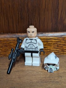 LEGO (R) ARF Trooper Minifigure - From Set 7913 The Clone Wars