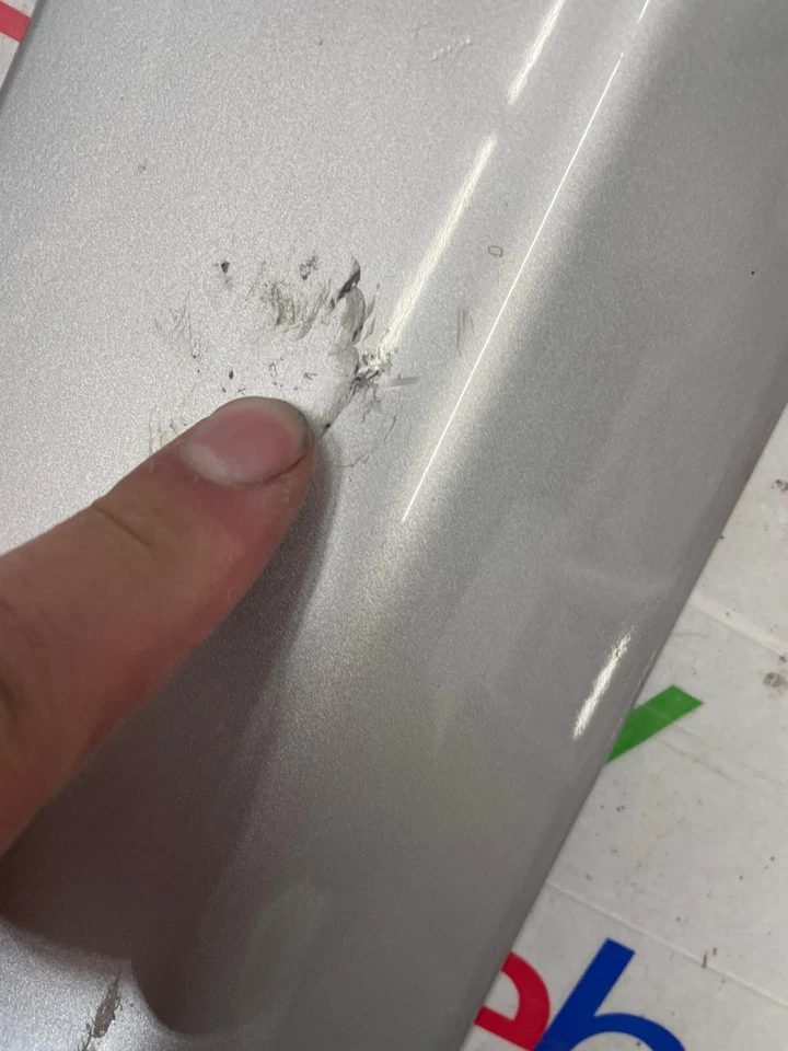 06-09 MITSUBISHI RAIDER PUERTA DELANTERA DERECHA MOLDURA PASAJEROS OEM PLATA PSB Foto 4 de 4