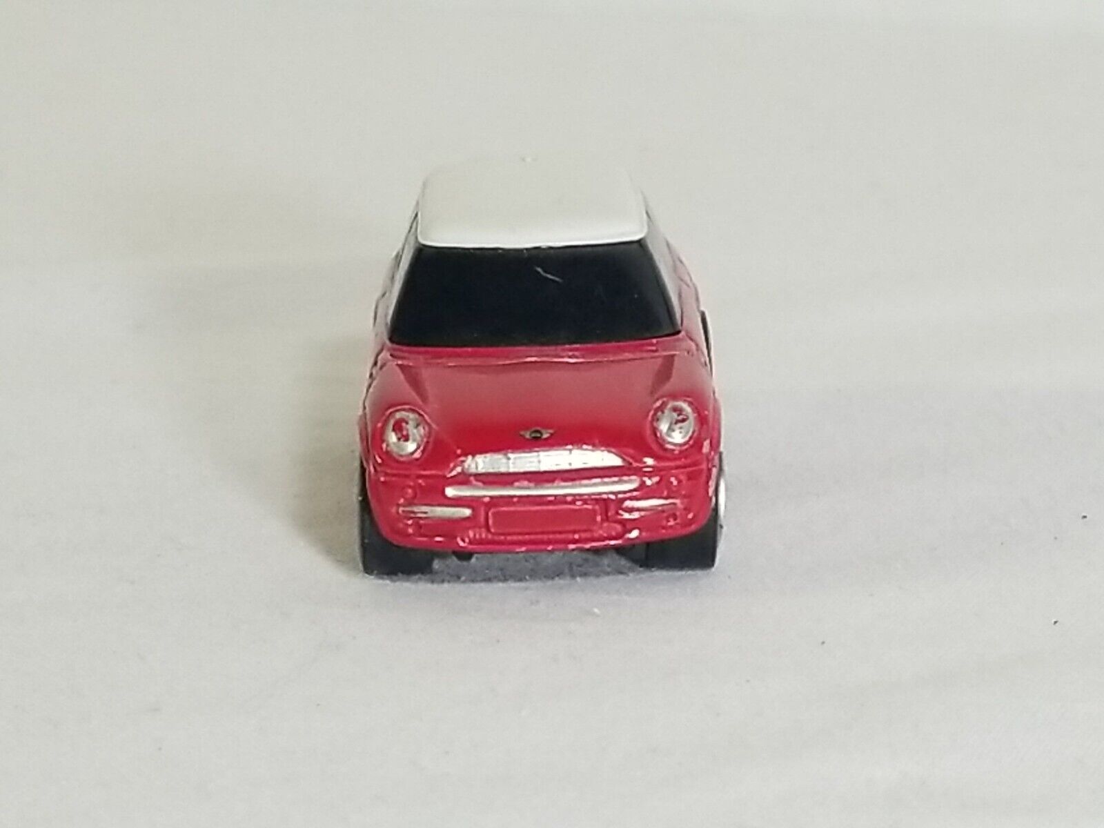 Maisto Transit Authority Mini Cooper Car Red With White Top Scale 1:64 2002