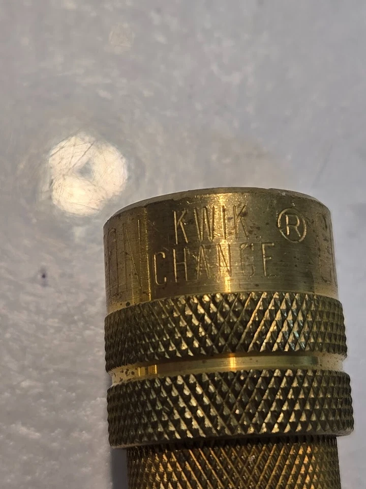 2 Quantity of Milton Kwik Change M Style Couplers 1/4"x5/16" Flare (2 Quantity) - Image 3 of 4