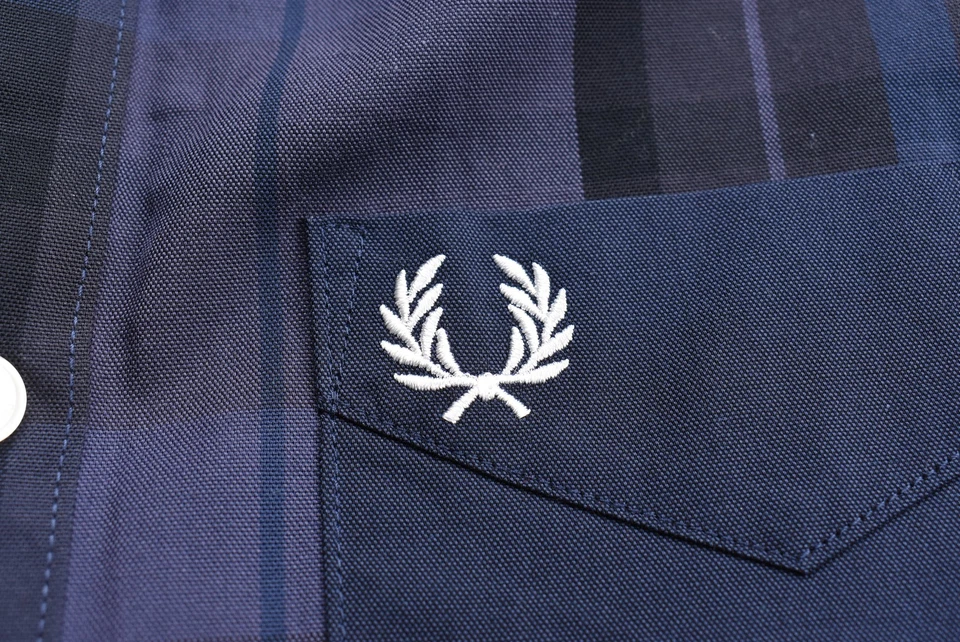 Fred Perry Classic Short Sleeve Shirt Size: XS - Image 2 of 4