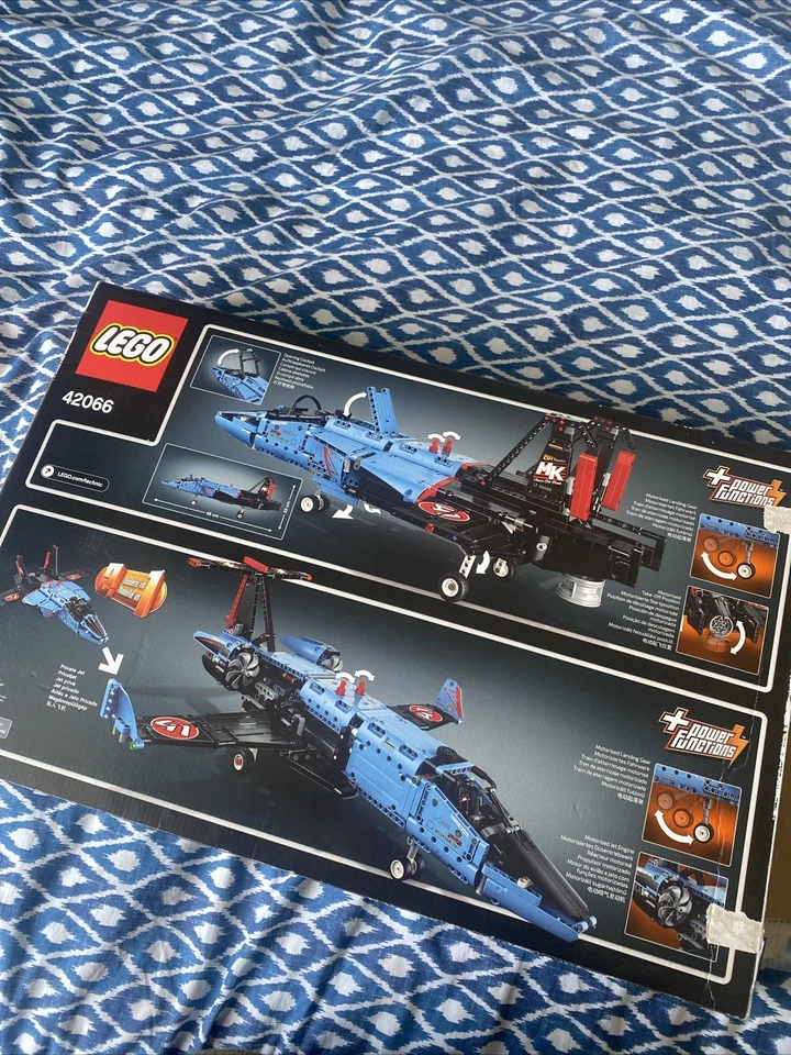 LEGO Technic 42066 Air Race Jet, photo 2 of 5
