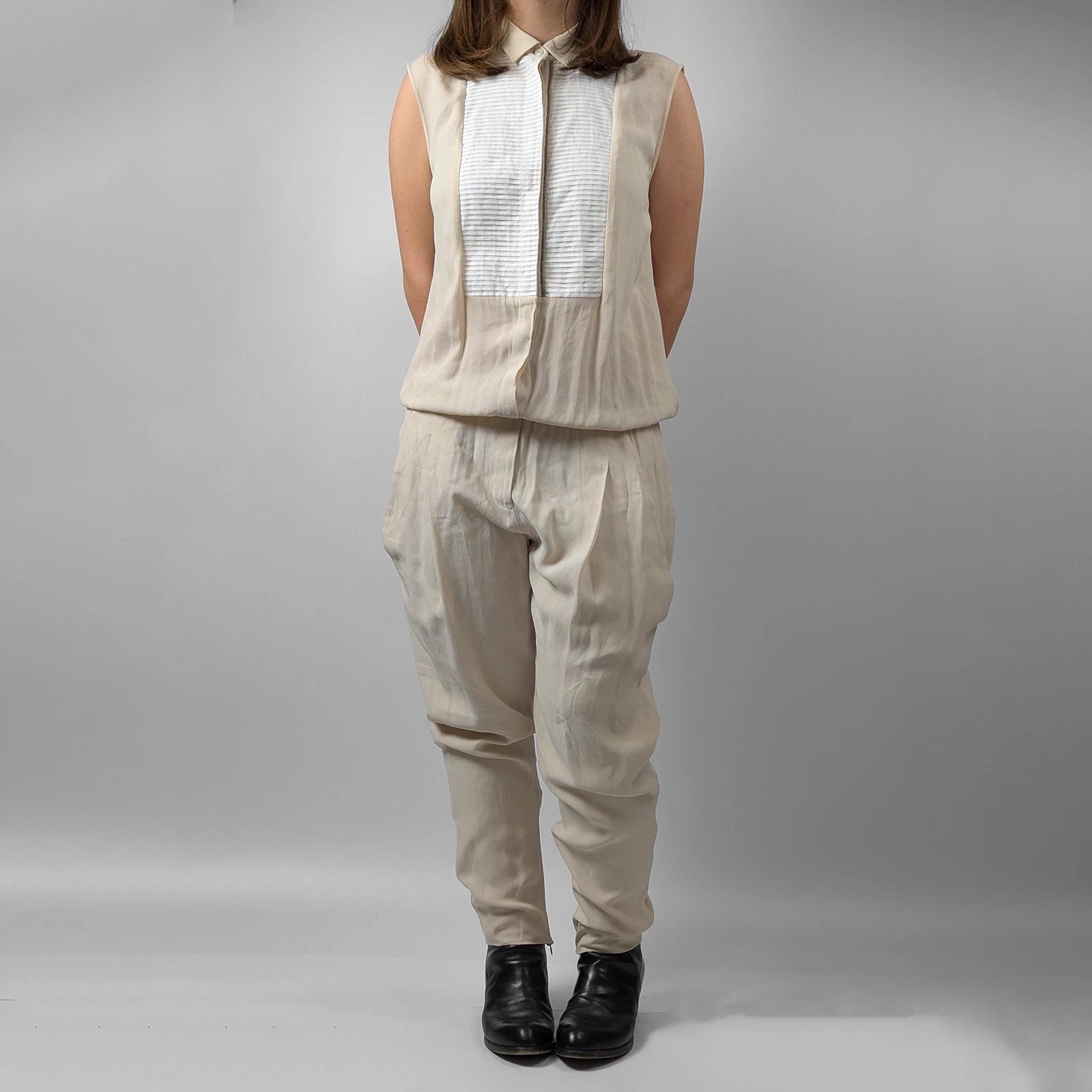 Brunello Cucinelli — Brunello Cucinelli Silk Beige ButtonUp Paillette Sleeveless Oldmoney Jumpsuit M