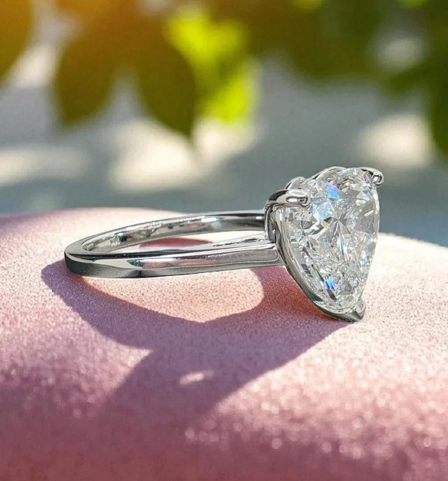 5.00 Ct E VS1 Heart Shaped Lab Grown Diamond Ring Set in Platinum IGI Certified - Image 2 of 4