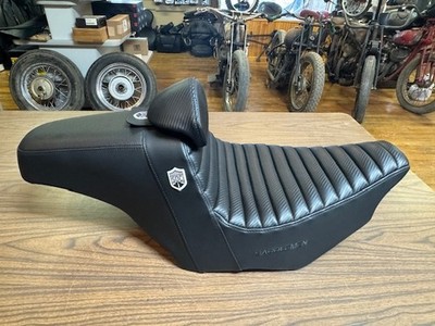 Saddlemen SDC Pro Series Tuck-n-Roll Seat w/ Backrest (SC82307TB