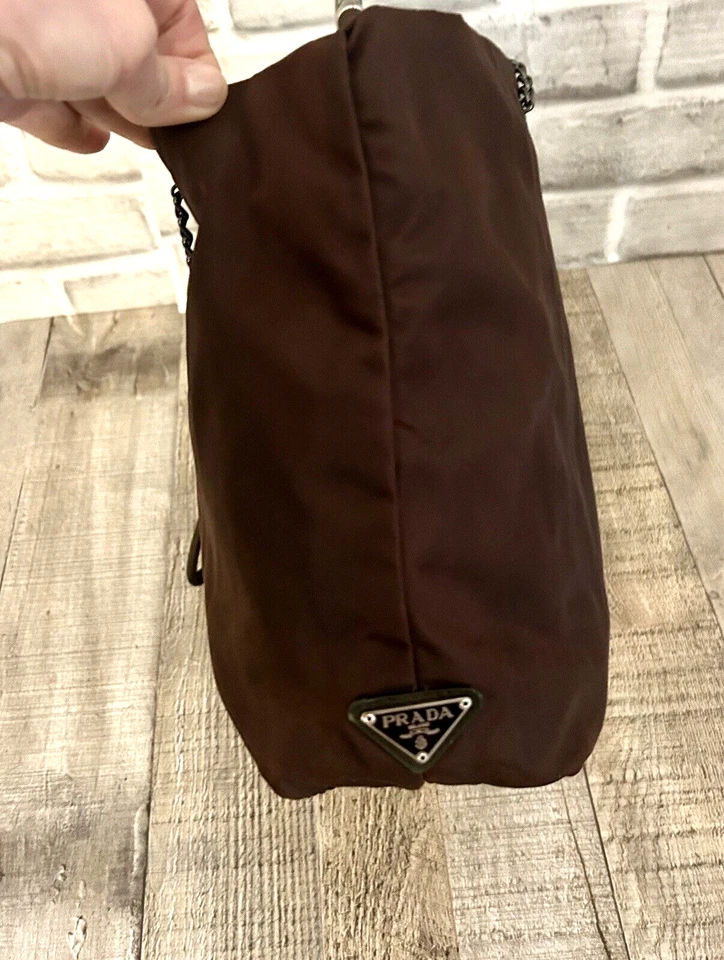 普拉达中号 CITY MORO 棕色 TESSUTO 尼龙皮革和链条肩带 # 29 二手状况完好! — 第 4/4 张图片