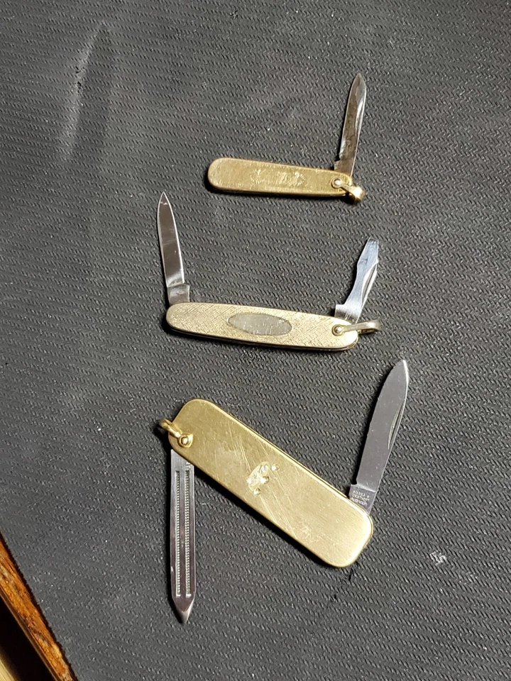LOTE DE 3 - LLAVEROS DE CADENA DE RELOJ NAVAJA DE BOLSILLO TONO DORADO VINTAGE!!️ (Italia, Alemania) Foto 3 de 4