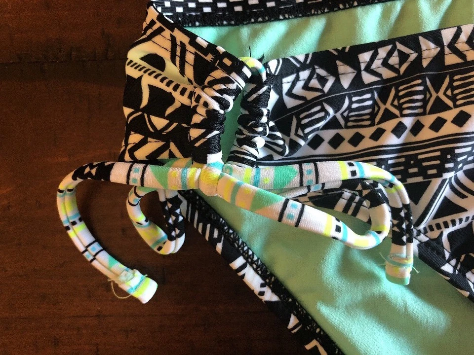 NWT Breaking Waves Swimwear Swim Suit Bikini Bottom Size S Black / White - Image 4 of 4