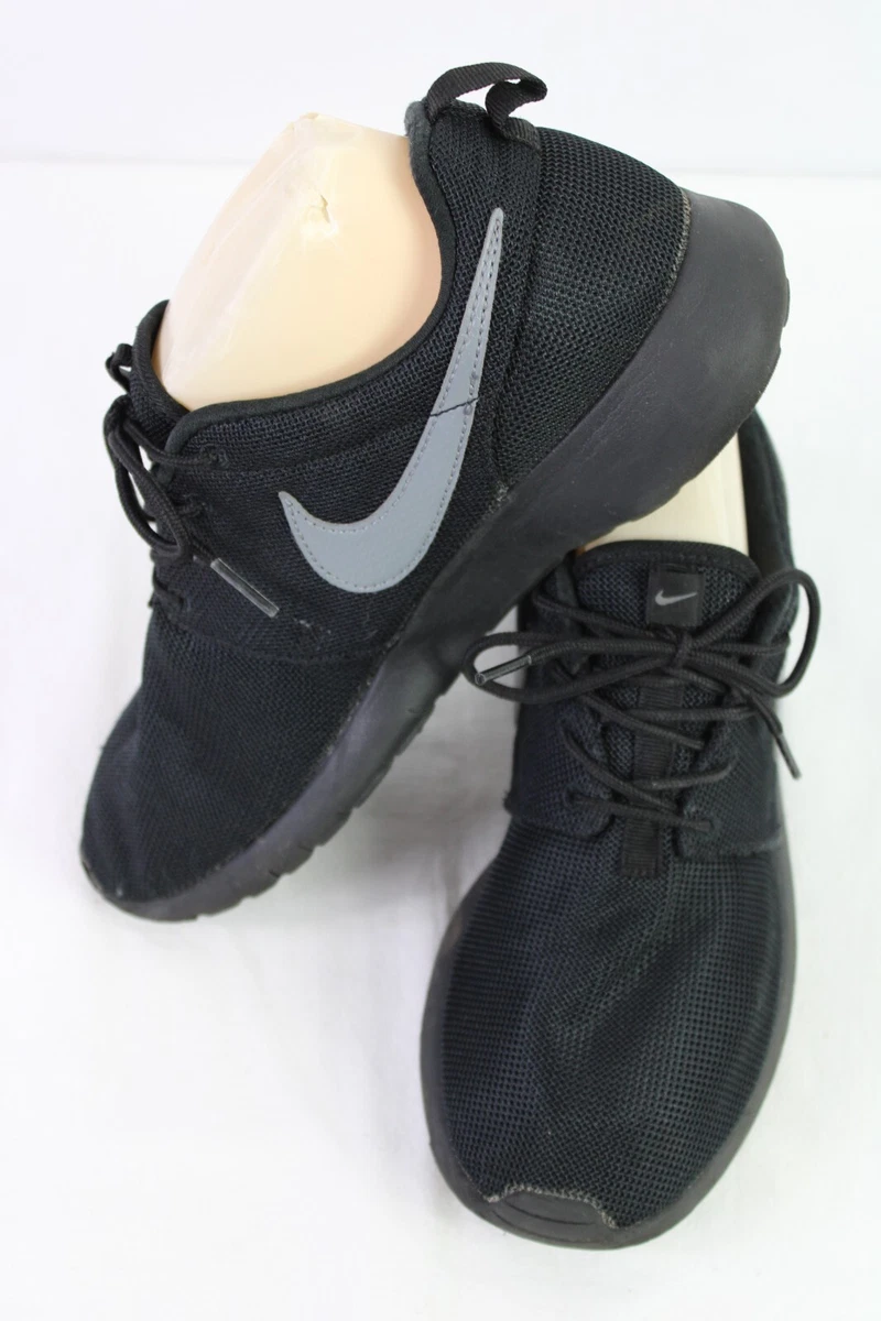 Roshe black top and grey