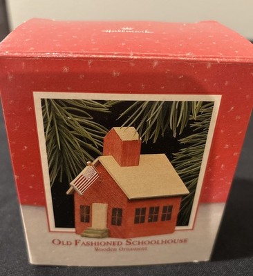 Vintage Hallmark Keepsake ''Old-Fashioned Schoolhouse'' 1988 Wooden Ornament