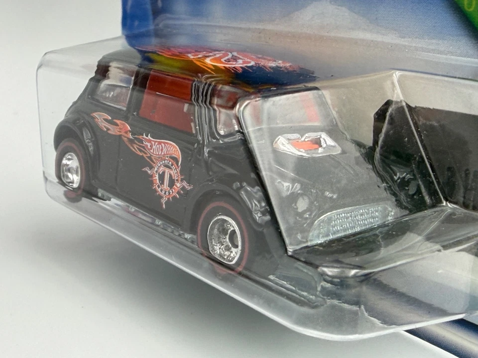 Hot Wheels 2002 Treasure Hunt MINI Cooper, Black, 1:64, NIB - Image 3 of 4