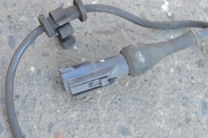 Sensor de velocidad de rueda ABS delantero izquierdo Jaguar XJ8 XJ8L 2004 2005 2006 2007 Foto 2 de 4