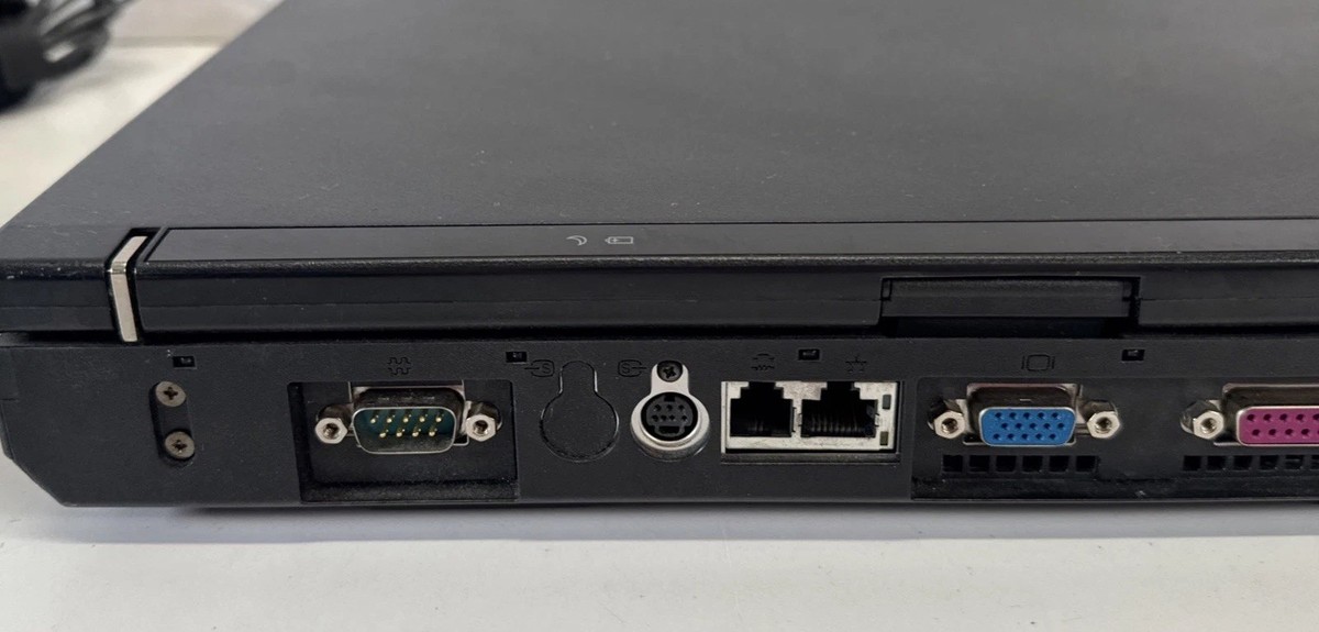 IBM ThinkPad Type 2652 Pentium M Windows XP Laptop Bag Manual