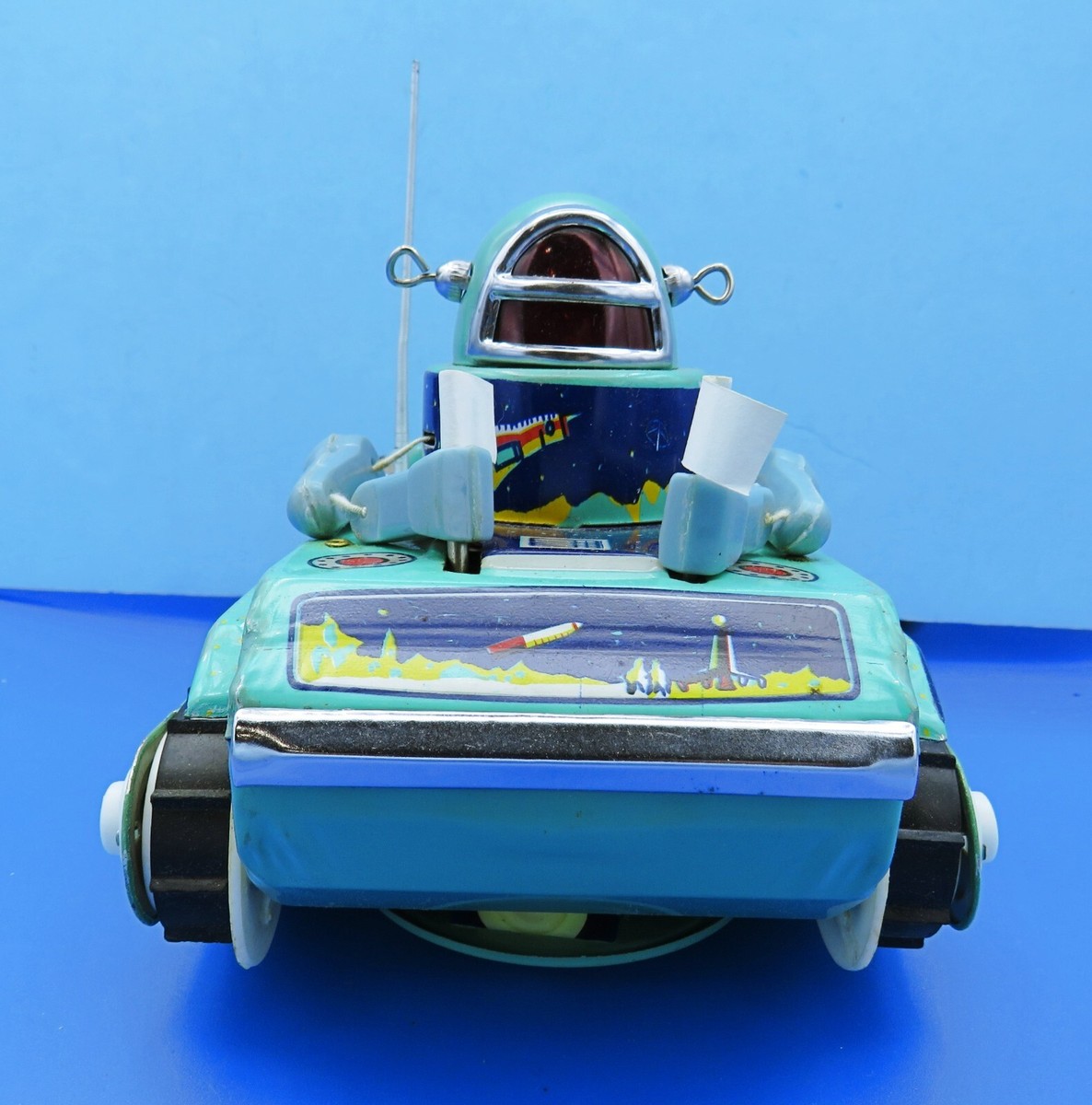 SPACE TANK and BOX Early 1960s China ROBOT Gyro Action /Tin SPACE TANK and BOX Early 1960s China ROBOT Gyro Action /Tin