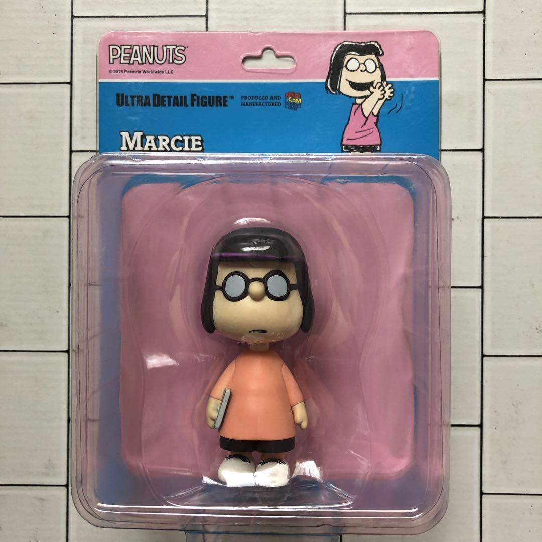 ペパーミントパティ マーシー フィギュア メディコムトイ Snoopy Peppermint Patty Charlie Brown Sally Marcie Medicom