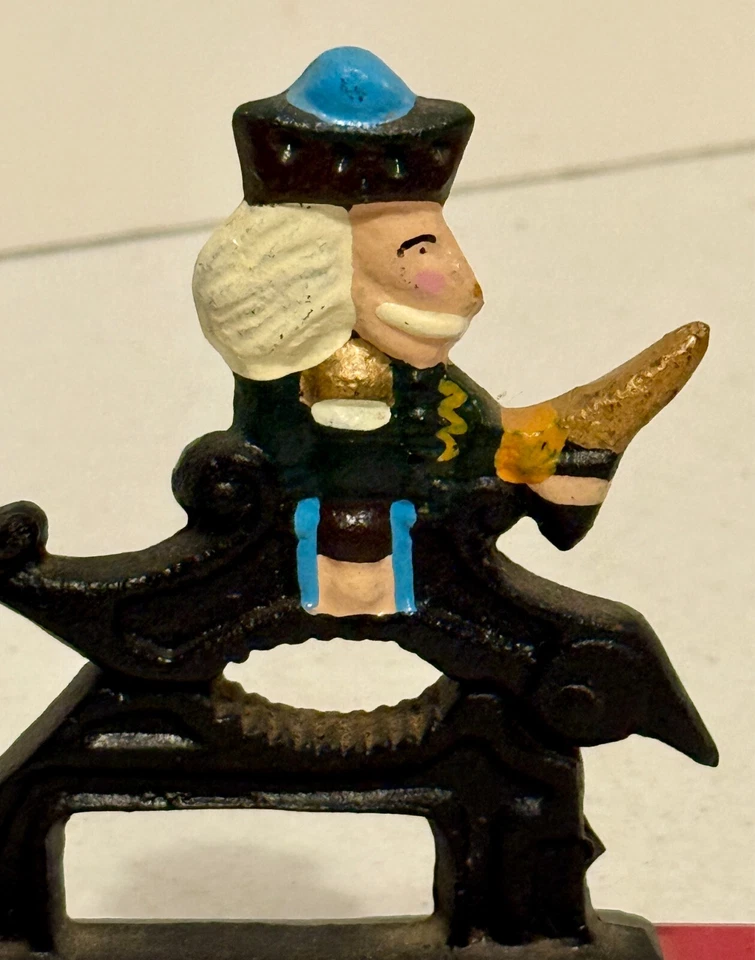 Vintage Cast Iron Nut Cracker On Wood Base Christmas Nutcracker Soldier Neat Red - Image 2 of 4