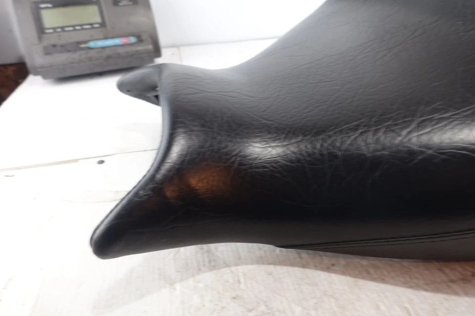 Conjunto de assento principal Honda genuíno preto XTV1800R VTX1800T 2002-2009 77200-MCV-R10 - Imagem 3 de 4