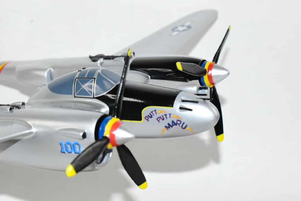 Lockheed® P-38 Lightning® Putt Putt Maru, 18