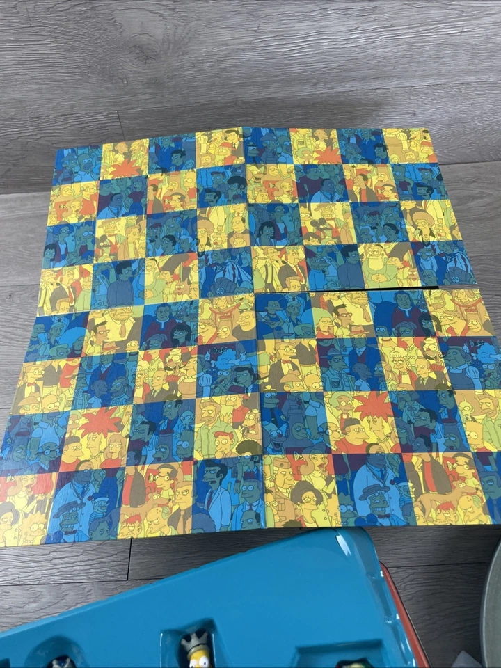 The Simpsons Vintage Chess Set in Tin Collectors Box 100% Official 1998 - Image 4 of 4