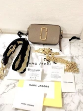 ✿MARC JACOBS✿Marc Jacobs shoulder bag with chain belt