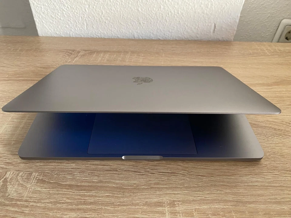 Apple MacBook Pro 13" 2017 · i5 · 8GB · 250GB, foto 2 de 5